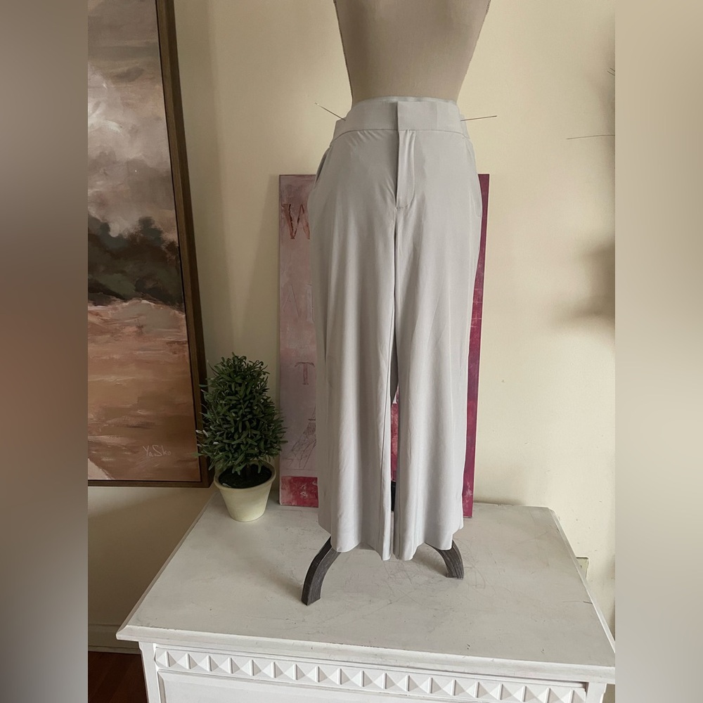 Athleta Wide-Leg Dove Grey Crop Pants